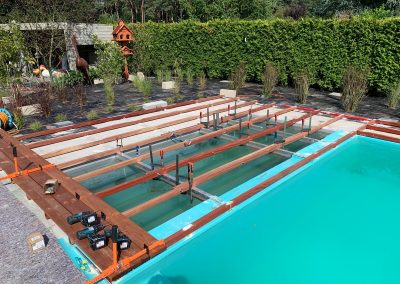massaranduba houten terras over zwembad